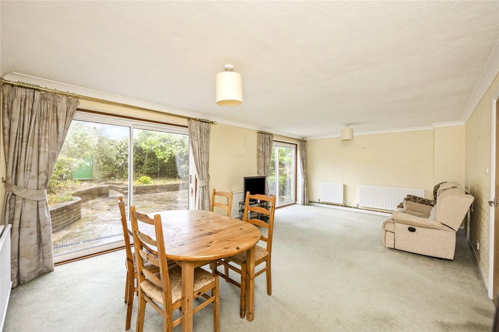Property photo 2 of 16 Picture No. 11