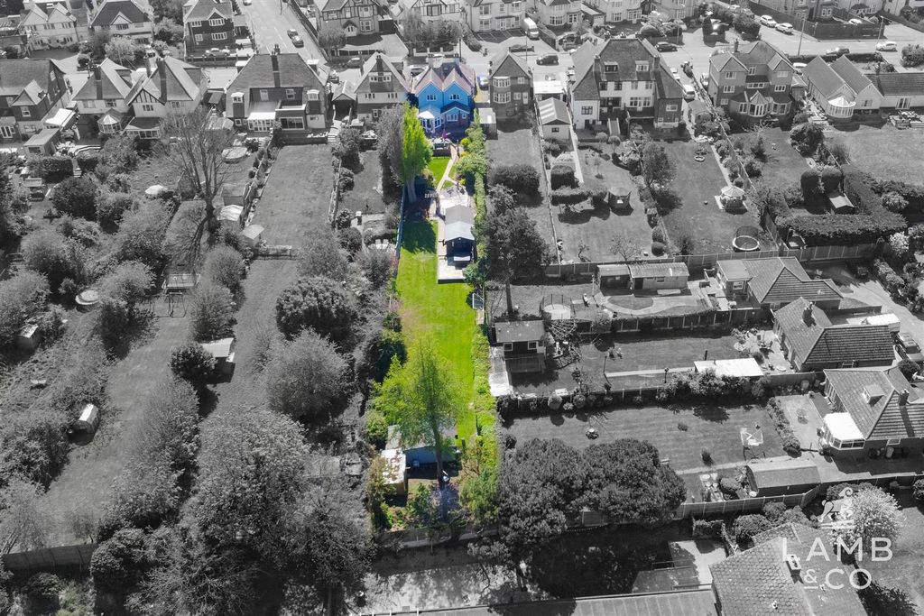 Property photo 2 of 52 View 2