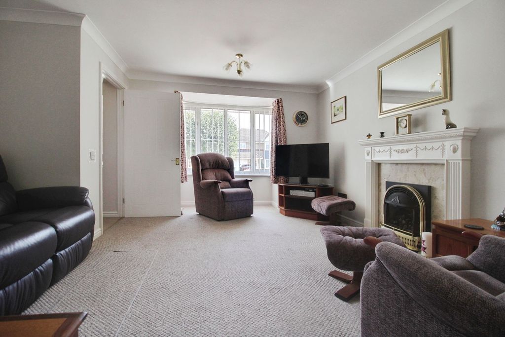 Property photo 2 of 17