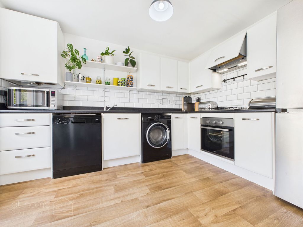 Property photo 3 of 59