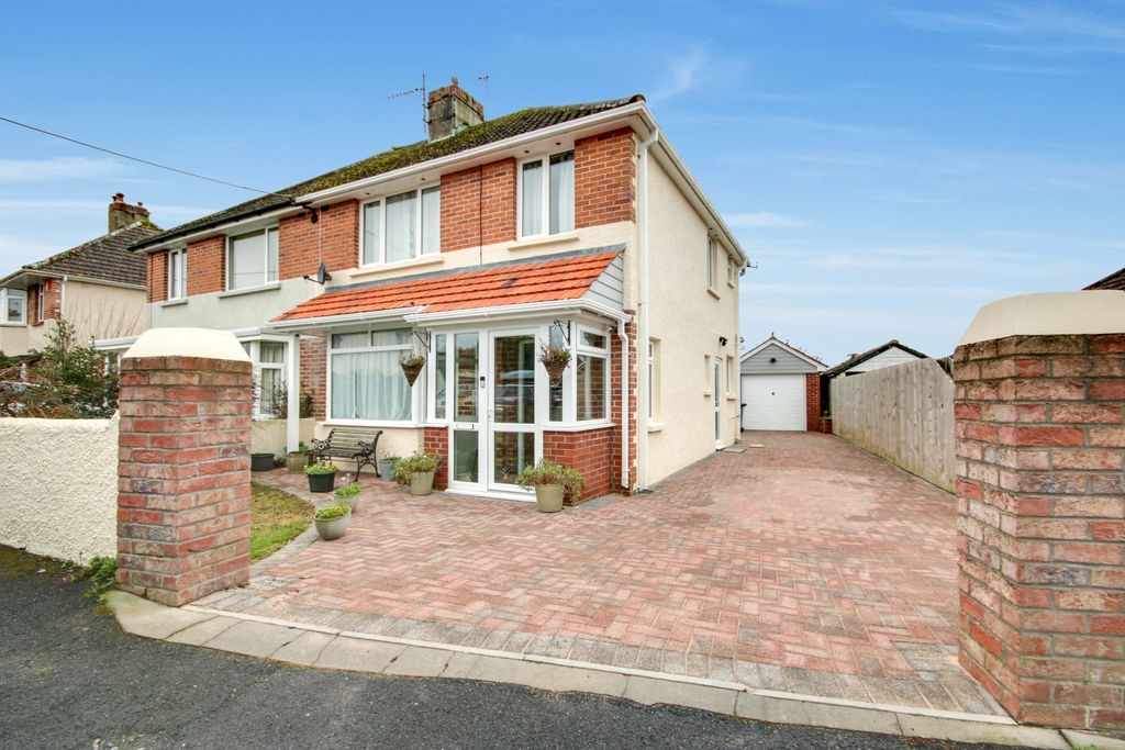 Property photo 1 of 17 Img_3421-Img_3423