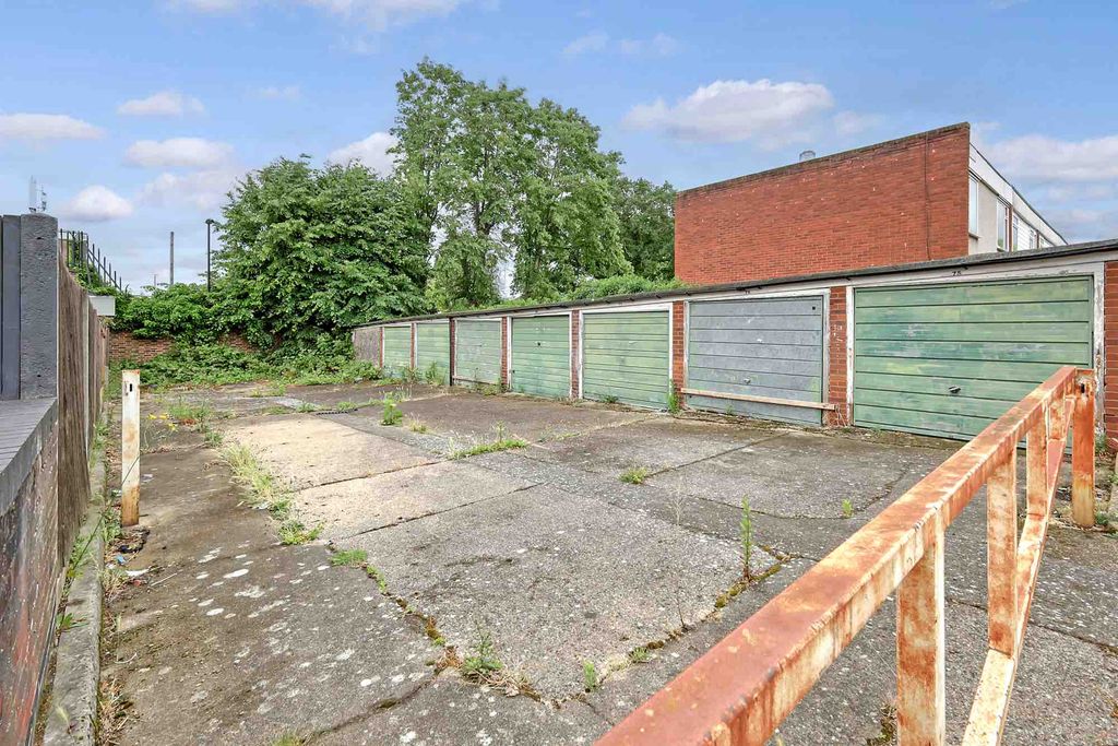 Property photo 2 of 4