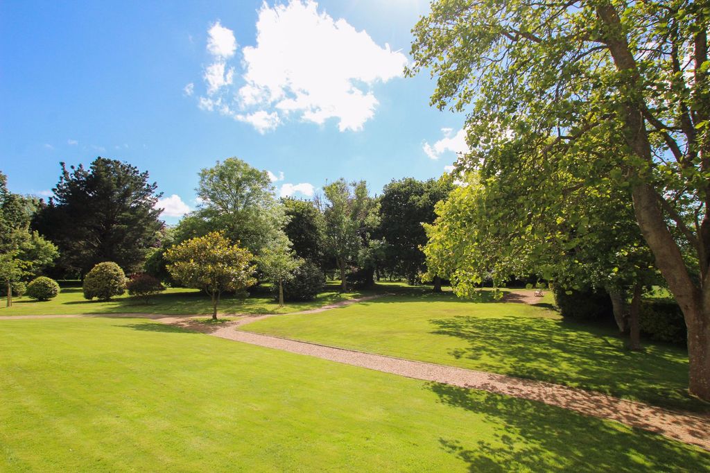 Additional image 18 of 2 bed flat for sale29 Oaklands Manor, St Saviour JE2