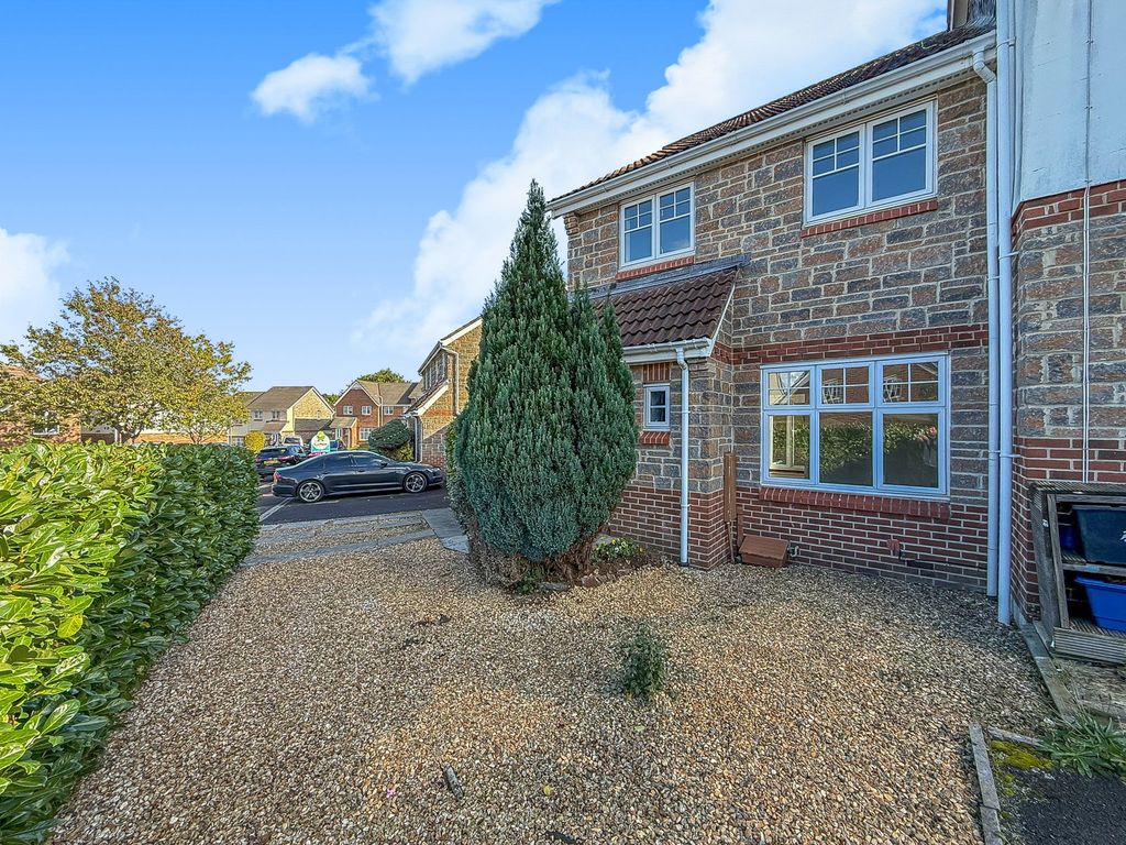 Property photo 2 of 23
