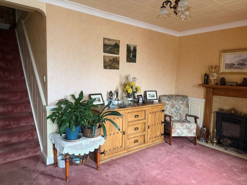 Property photo 2 of 43