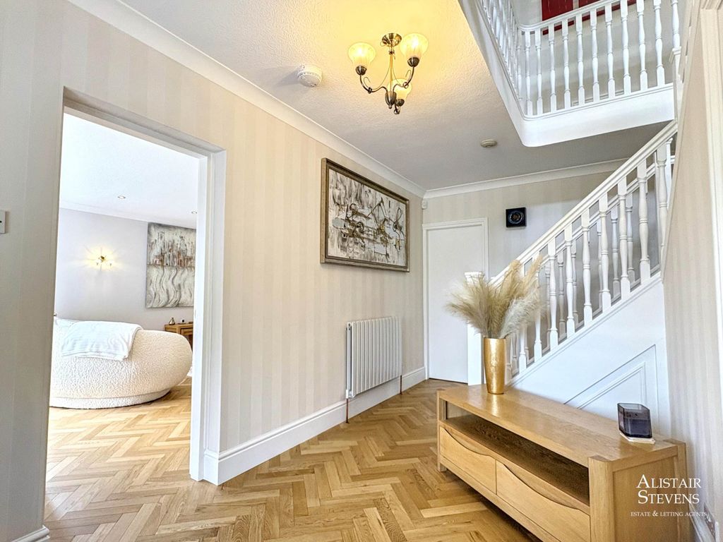 Property photo 3 of 39
