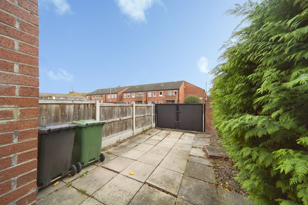 Property photo 2 of 19