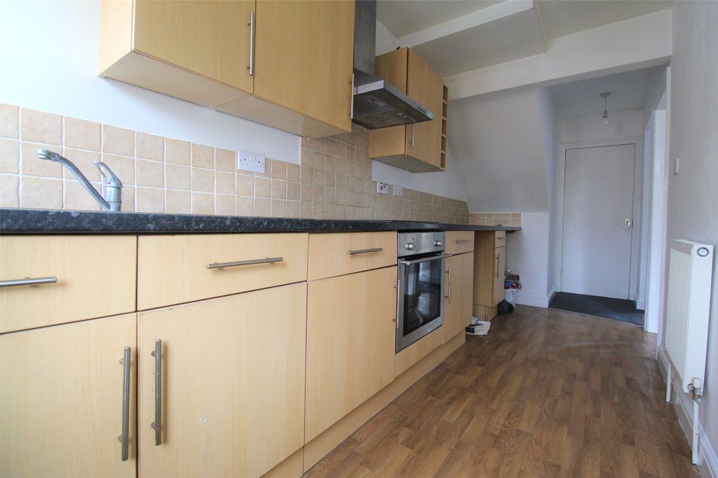 Property photo 2 of 6 Kitchen