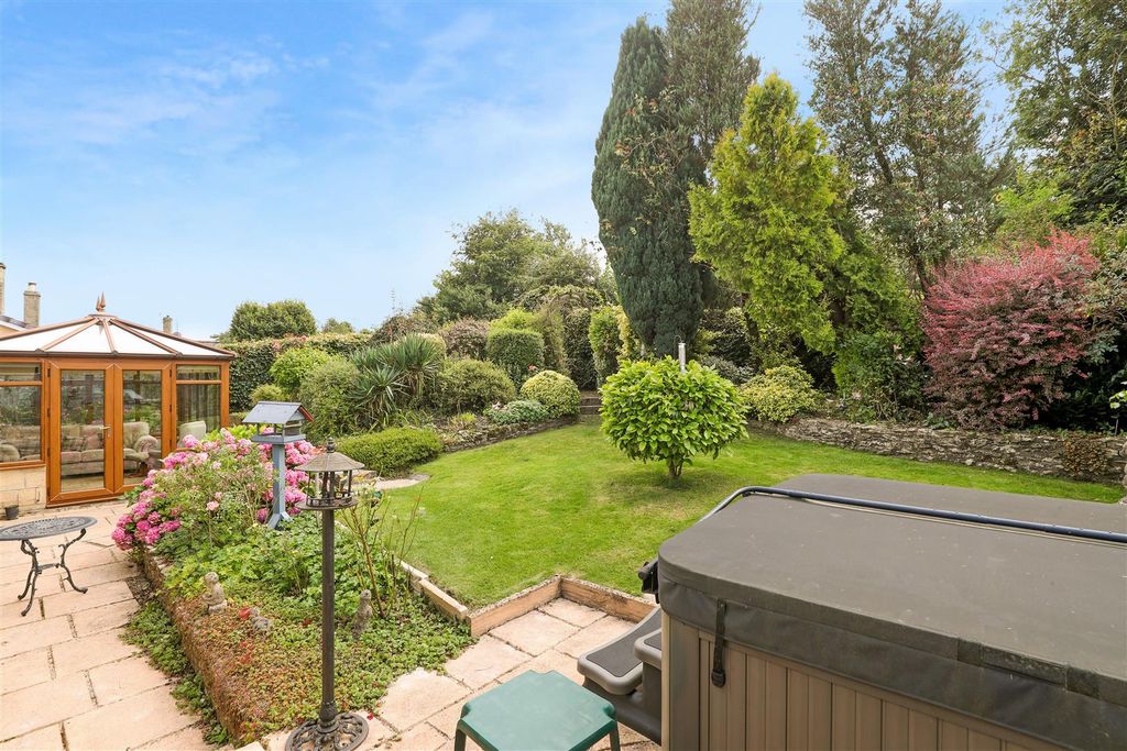 Property photo 3 of 16 Ph6_5402439.Jpg