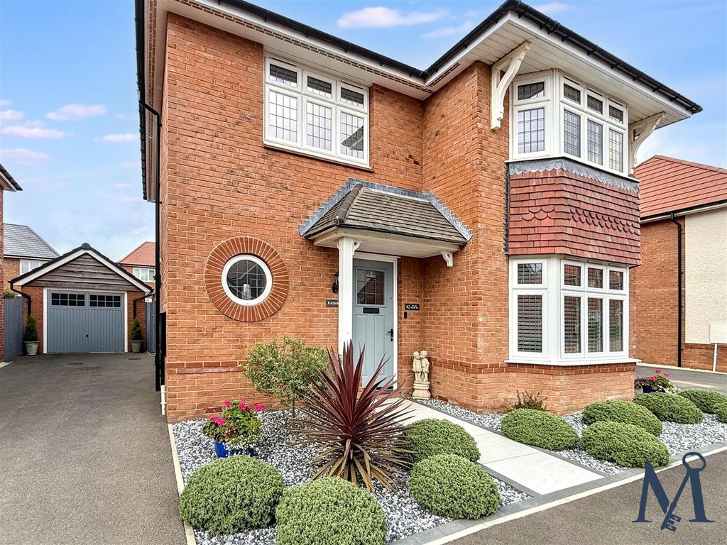 Property photo 1 of 27 Front Garden