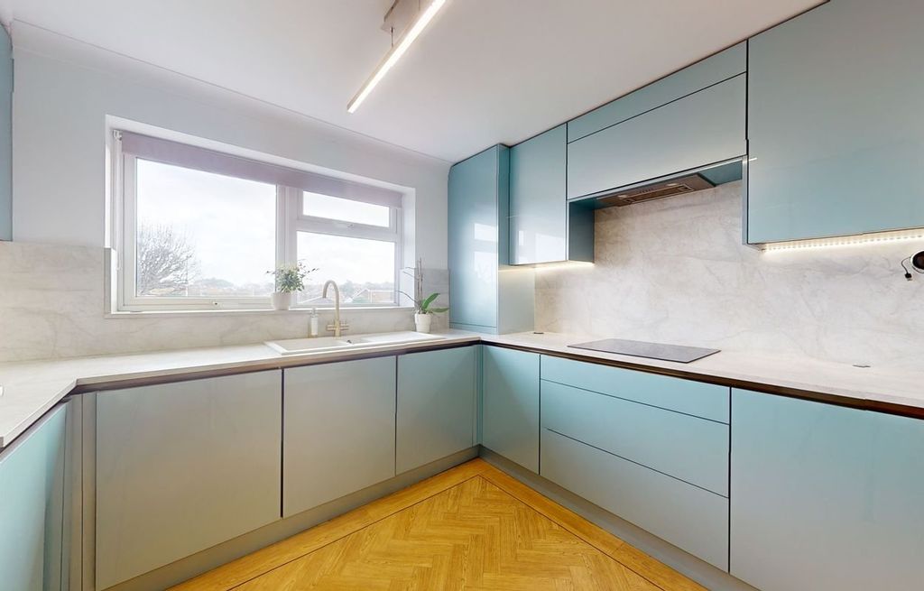 Property photo 3 of 7 Picture 3