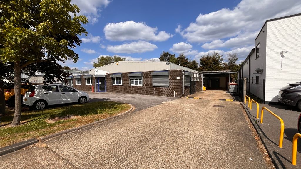 Property photo 1 of 7 Photo 7