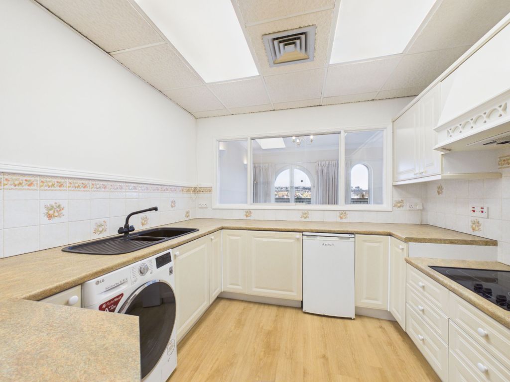 Additional image 5 of 3 bed flat for saleRedcliffe Court, Marine Drive, Preston TQ3