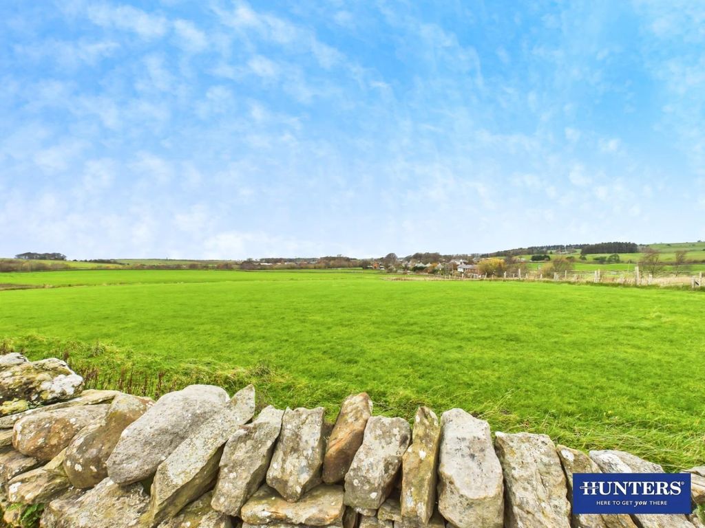 Property photo 2 of 27 Front Outlook