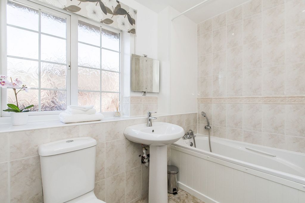 Property photo 2 of 54