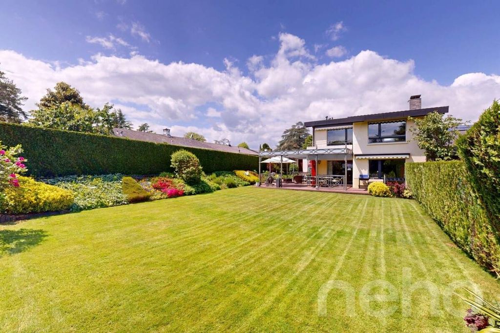 Property photo 2 of 13