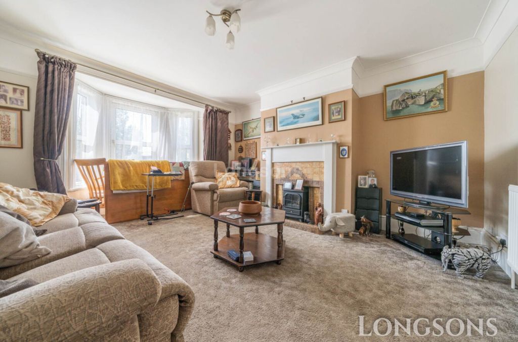 Property photo 3 of 19