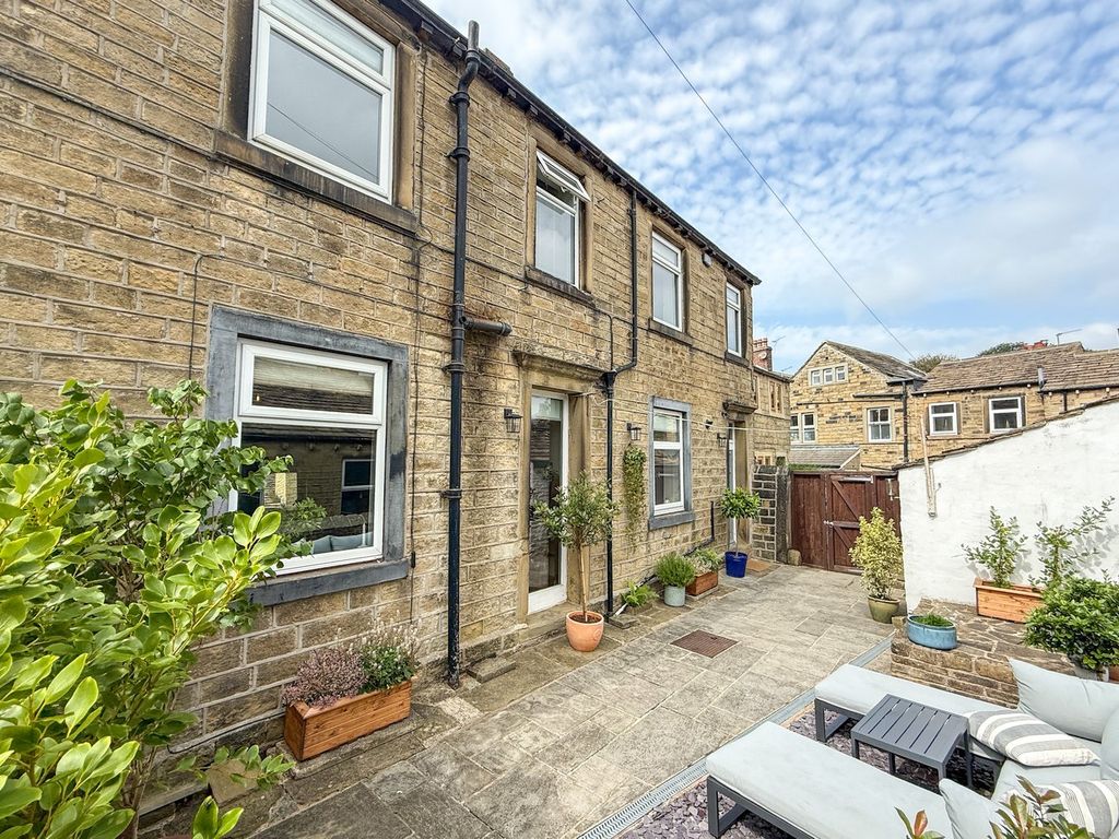 Property photo 1 of 32