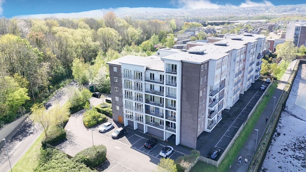 Property photo 1 of 14 External