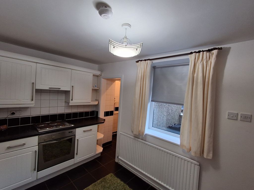 Property photo 3 of 14 Kitchen