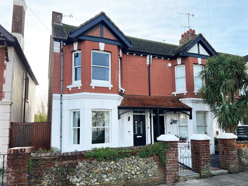 Property photo 1 of 17 Highdown Ave Front .Jpg