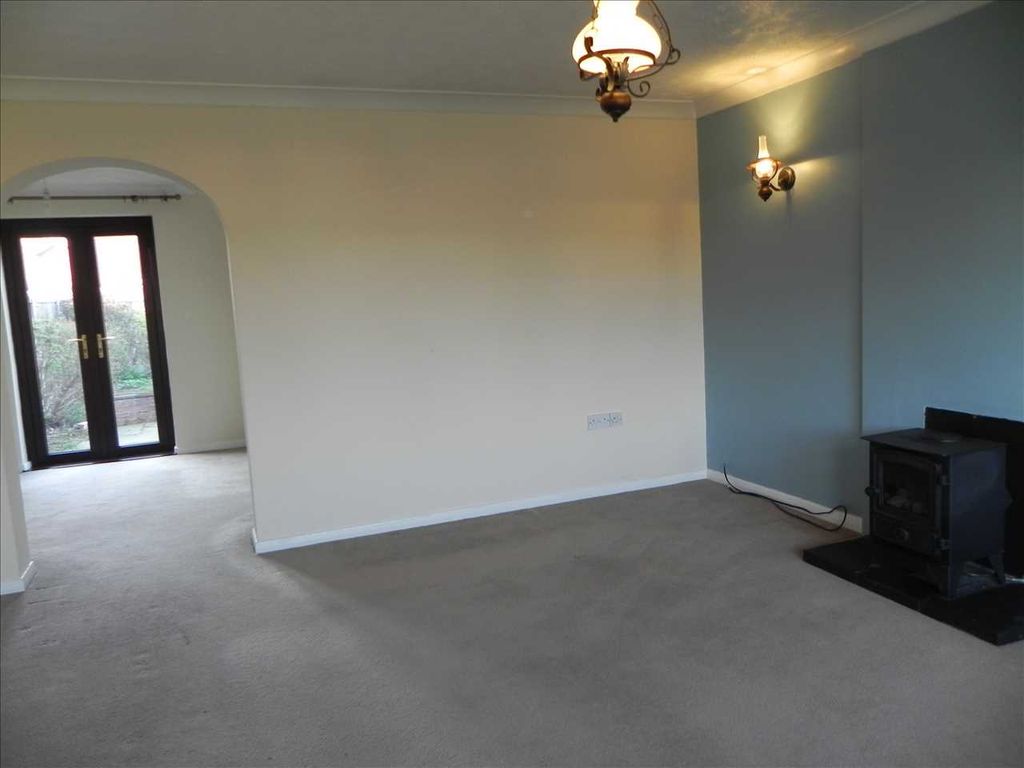 Property photo 2 of 9 Lounge