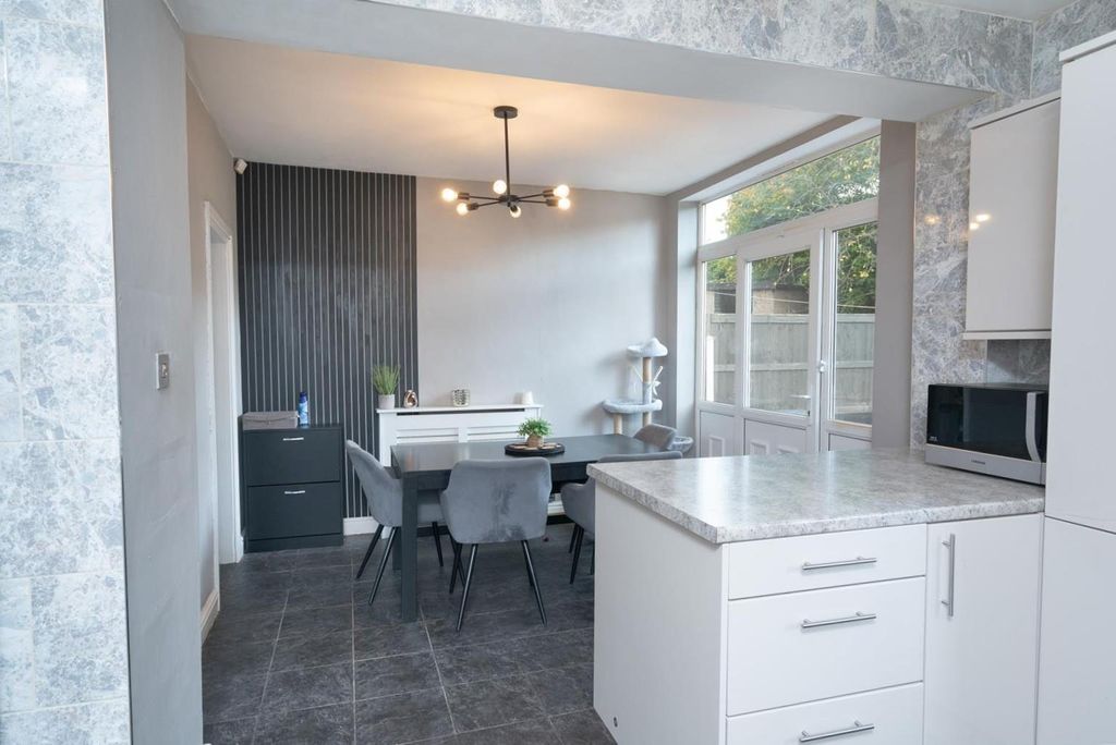 Property photo 3 of 18 i__Uj524J0Cyhdkea2Sraa.Jpg