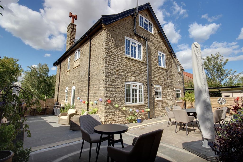 Property photo 3 of 25 Stonelea (11).Jpg