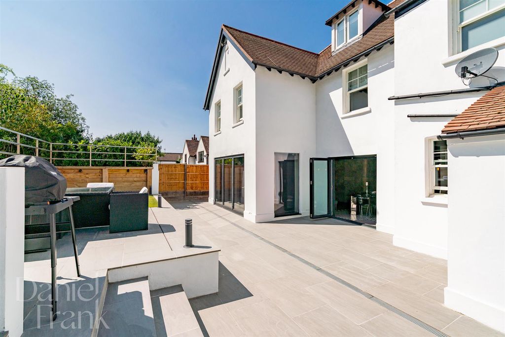 Additional image 45 of 5 bed detached house for saleThe Uplands, Loughton IG10