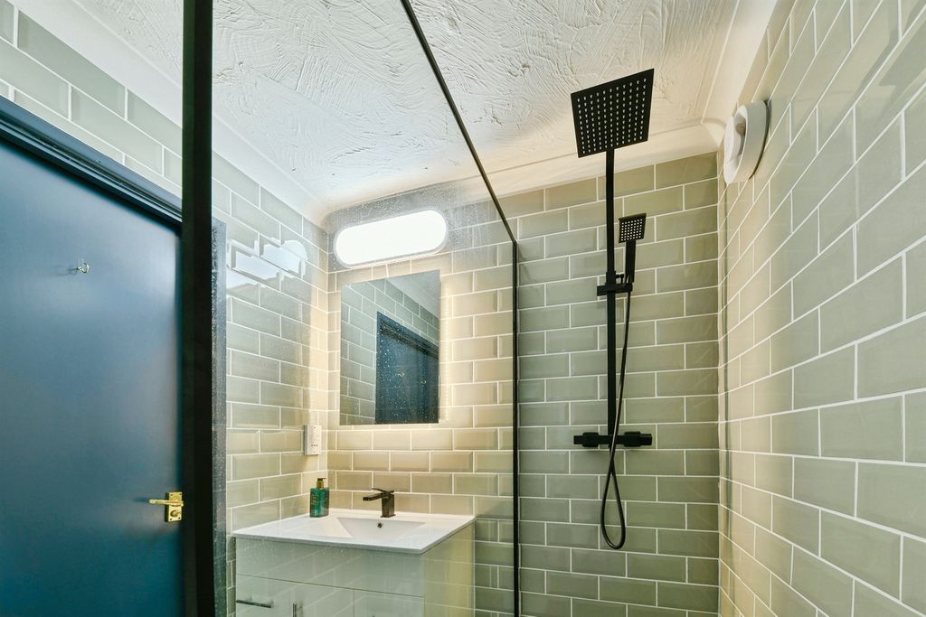 Additional image 11 of 2 bed flat for saleBedford Road, Hitchin SG5