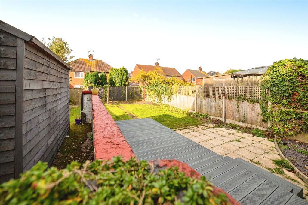 Property photo 3 of 17 Garden