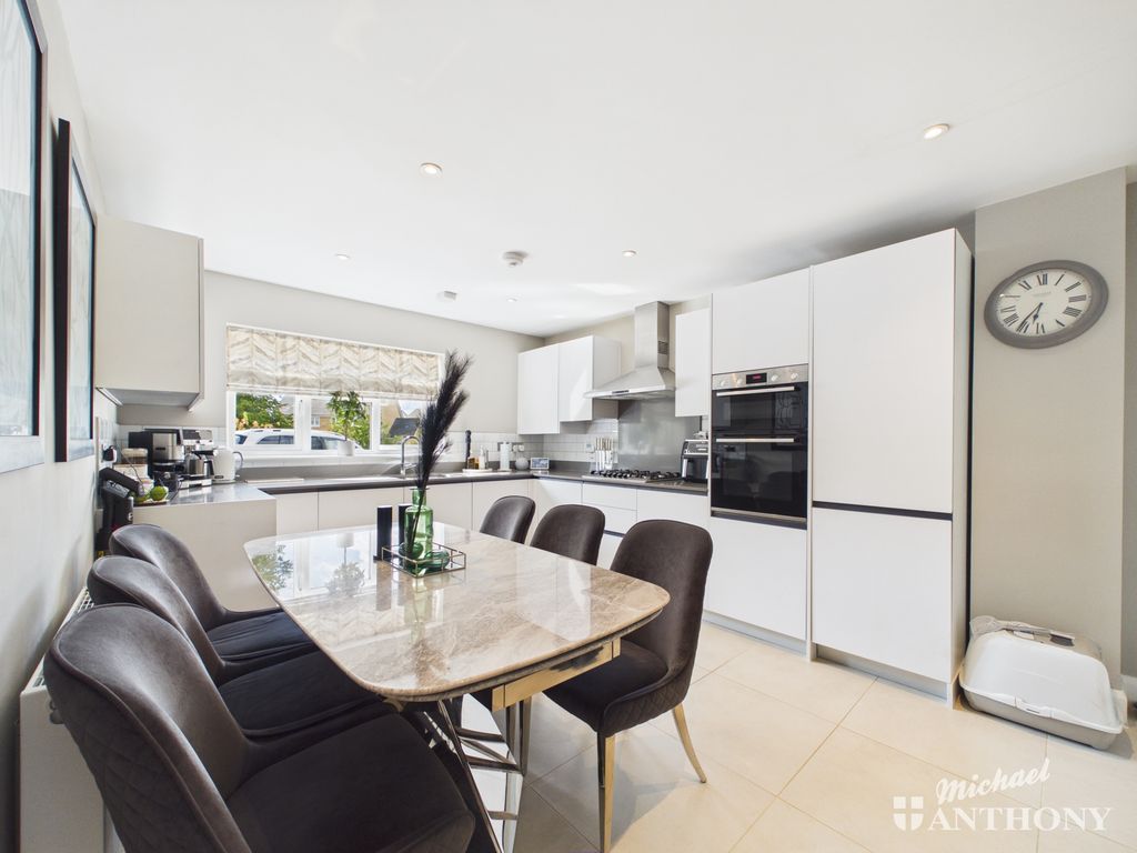 Property photo 3 of 15 Kitchen