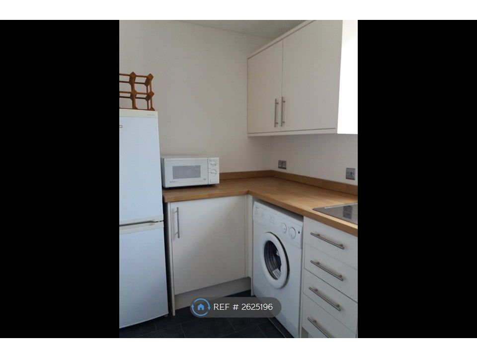Property photo 3 of 8 White Goods Included