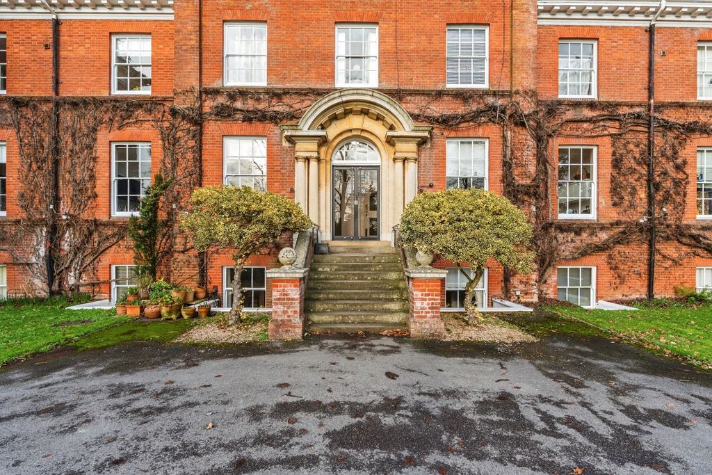 Property photo 1 of 20 Pbox-Img.Jpg