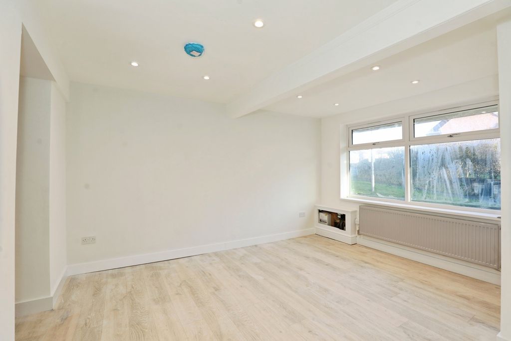 Property photo 2 of 15 Pbox-Img.Jpg