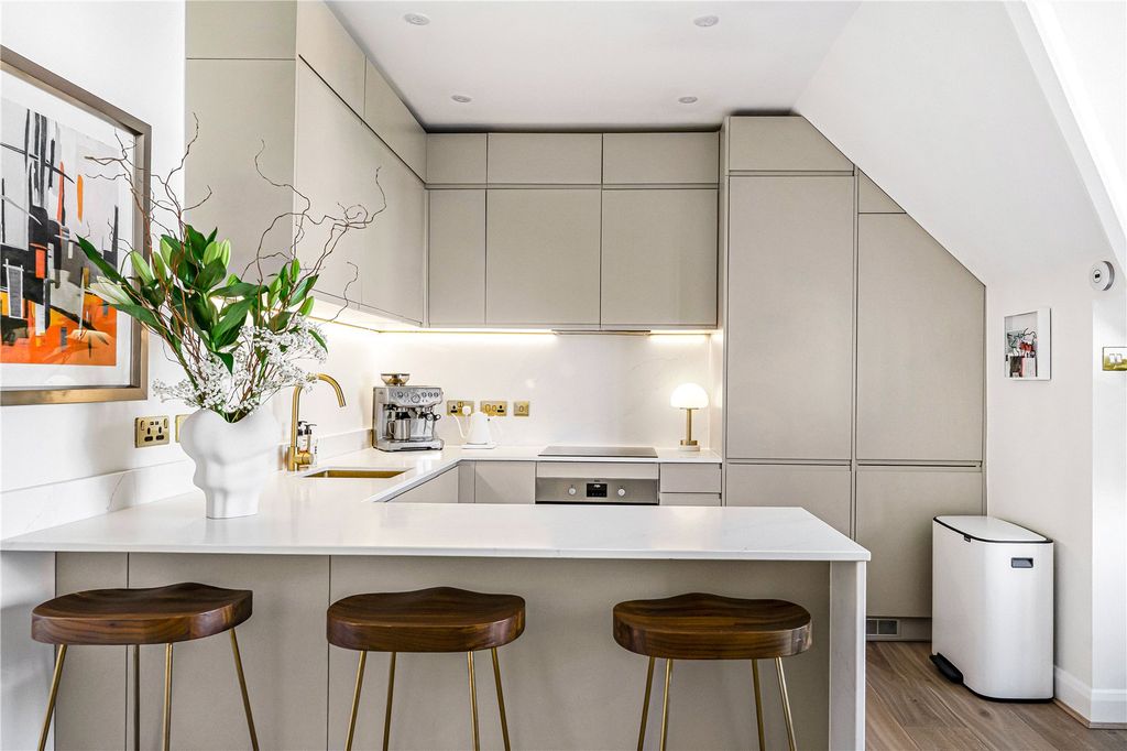 Property photo 3 of 13 Kitchen