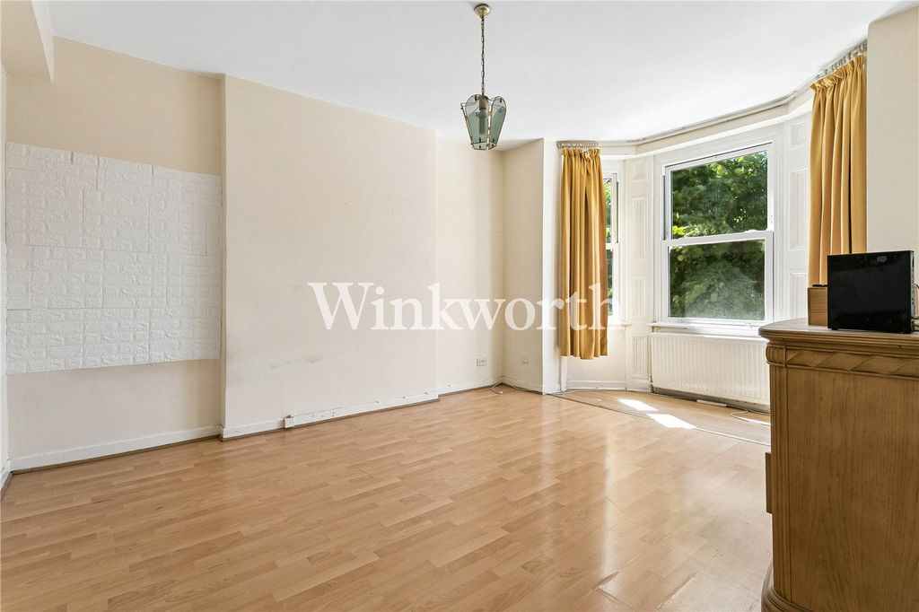 Property photo 2 of 12 Picture No. 07
