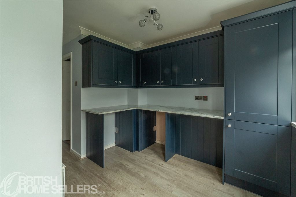 Property photo 2 of 22 Picture No. 15