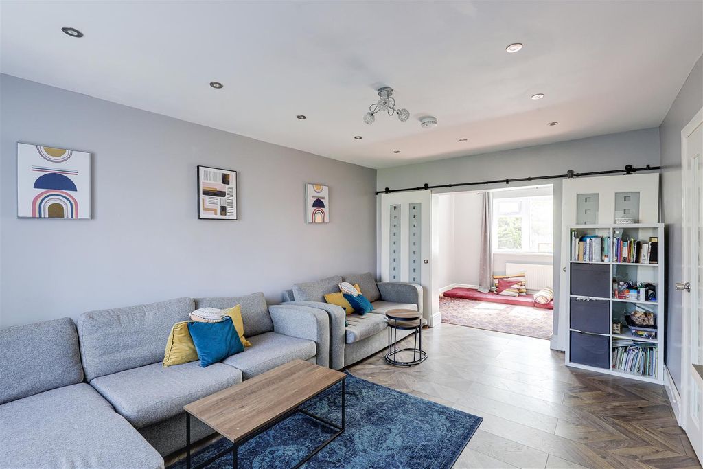 Property photo 3 of 14 6064.Jpg