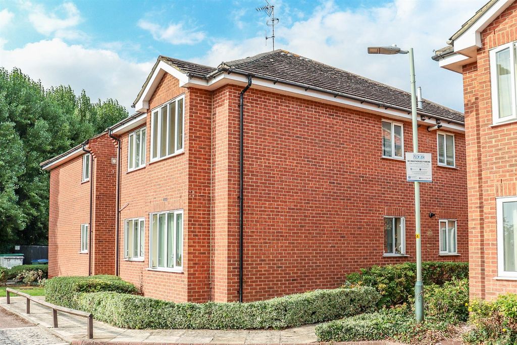 Property photo 1 of 7 External.Jpg