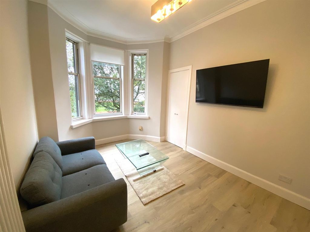 Property photo 1 of 9 Lounge