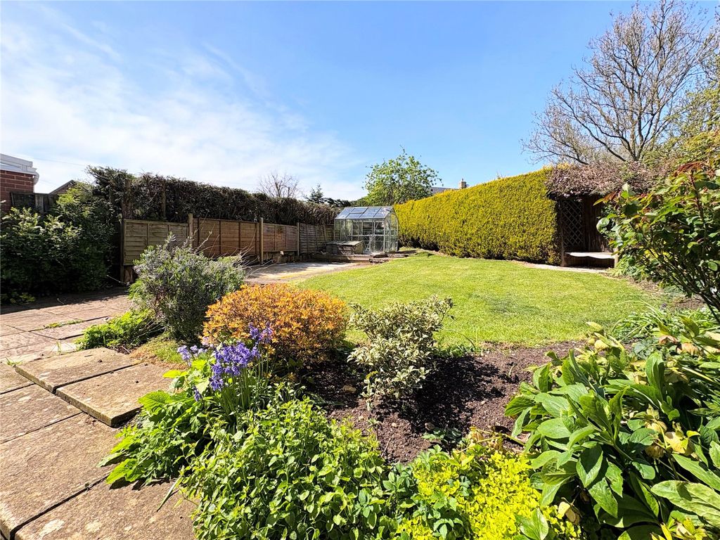 Property photo 3 of 16 Picture No. 17