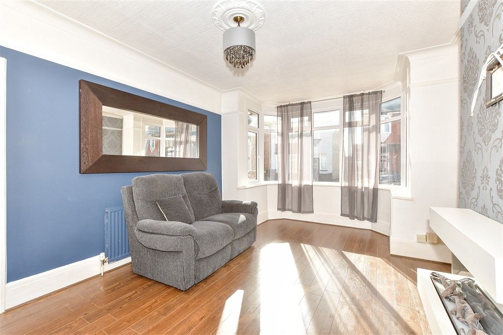 Property photo 2 of 13 Lounge