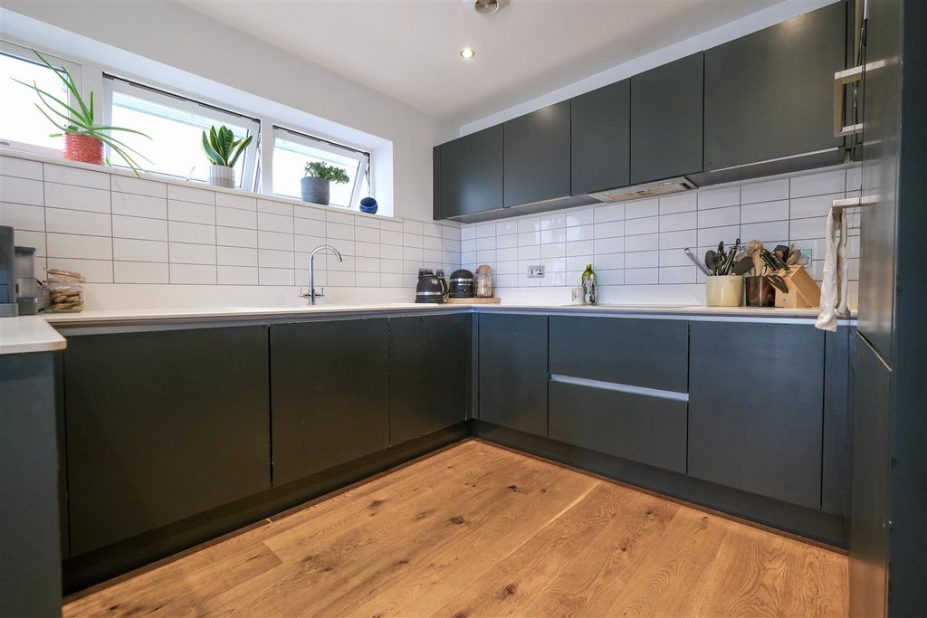 Property photo 2 of 24 Parry 4 Farriers Way Widegates-18.Jpg