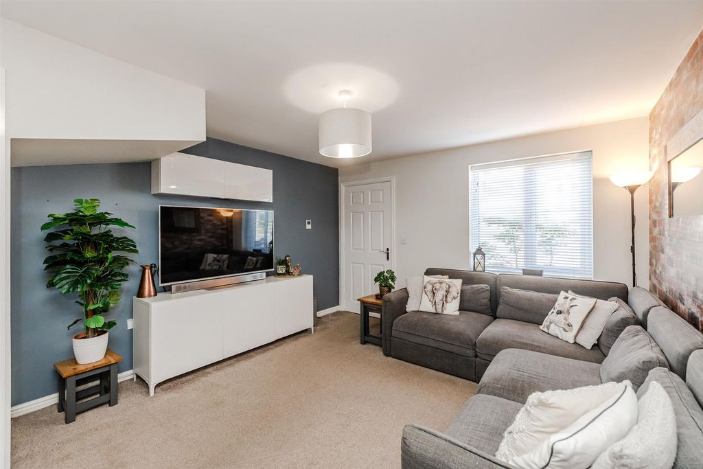 Property photo 2 of 17 B.Lo.Jpg