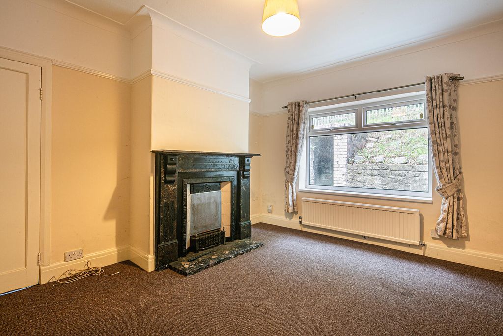 Property photo 3 of 16 Dining Room