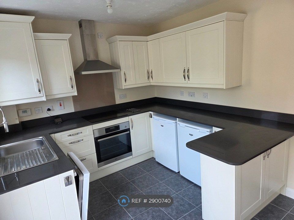 Property photo 3 of 27