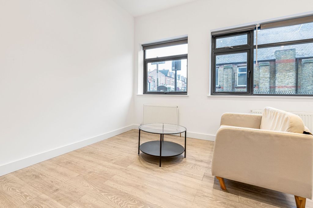 Property photo 3 of 5 Picture No. 11