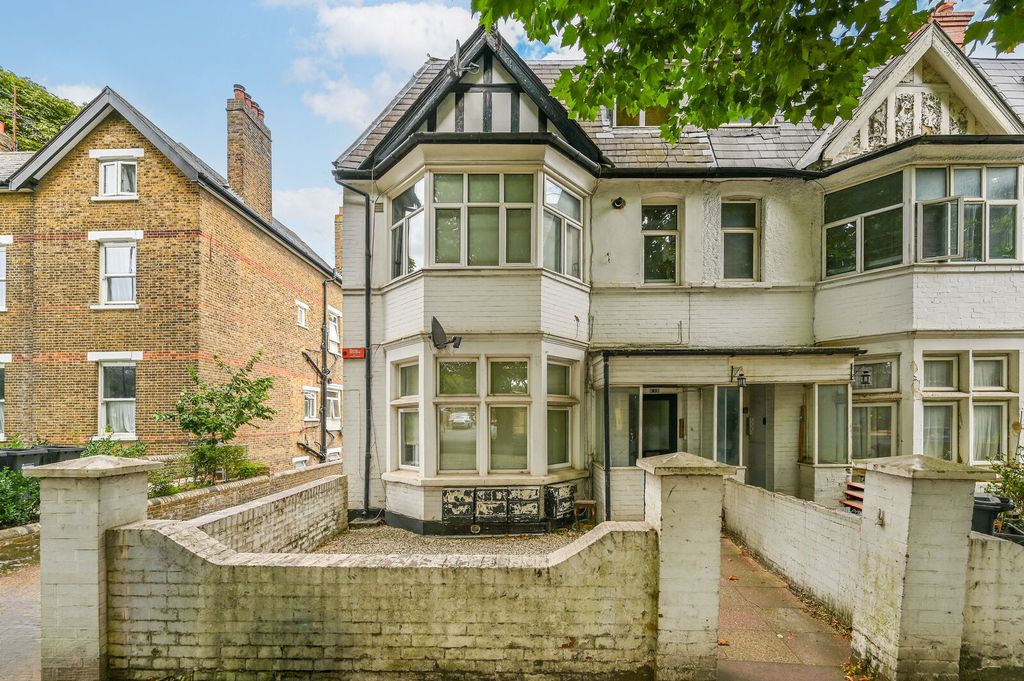 Property photo 1 of 6