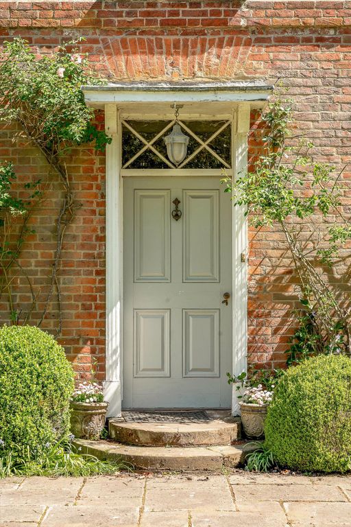 Property photo 3 of 28 Portico